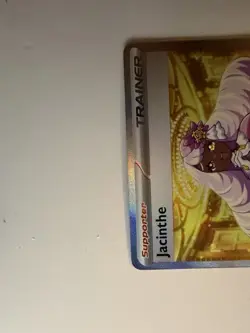 Pokemon TCG Trainer Jacinthe Full Art Holo Rare POR EN #122/088 English - Image 2