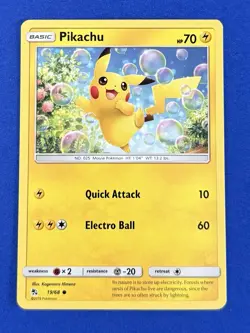 Pikachu 19/68 Common Hidden Fates Pokemon NM - Image 1