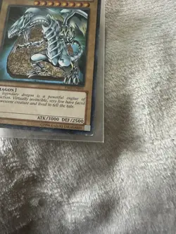 Yugioh Blue-Eyes White Dragon YSKR-EN001 - Image 2