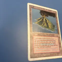 Volcanic Island, Magic the Gathering card revised edition, heavy play condition - Image 4