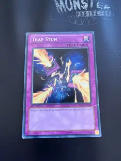YUGIOH TRAP STUN COMMON SDCR-EN032 1ST EDITION PLAYED - Image 1