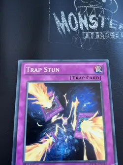 YUGIOH TRAP STUN COMMON SDCR-EN032 1ST EDITION PLAYED - Image 3