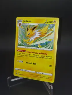 Pokemon Jolteon Cosmos Holo Sword & Shield Vivid Voltage 047/185 Mint W/Swirl 💎 - Image 2
