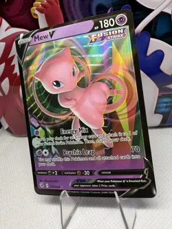 Mew V 113/264 Fusion Strike Pokemon Ultra Rare Near Mint - Image 3
