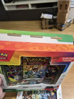 First Partner Illustration Collection Box Series 1 - Pokemon TCG - Sealed - Image 2
