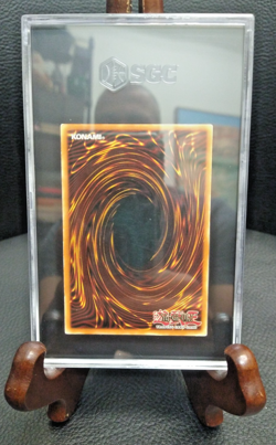 2002 Yu Gi Oh! Starter Deck: Yugi #006 Dark Magician Ultra Rare SGC 5 EX - Image 2