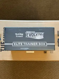 Pokemon Sword & Shield Evolving Skies Elite Trainer Box - Image 5