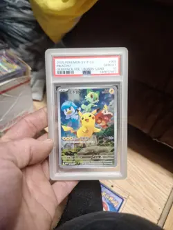 2025 POKEMON SIMPLIFIED CHINESE SV-P PROMO #004 PIKACHU PSA 10 - Image 1