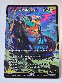 MTG - Loot, the Pathfinder Showcase FOIL - Aetherdrift - Image 1