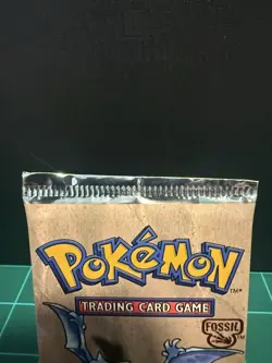 Pokemon Fossil Unlimited Booster Pack Sealed Vintage 21.29g Aerodactyl Art - Image 2