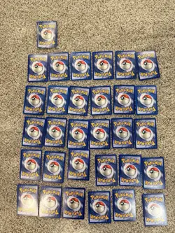 Pokemon Base Set 32 Card Lot Charizard Blastoise Venusaur Holo Regular 1999 - Image 2