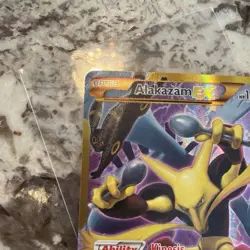 Pokemon Pikachu V Full Art Ultra Rare Holo 170/185 Vivid Voltage English - Image 5