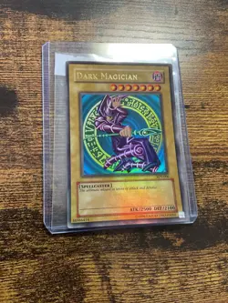 Yugioh Dark Magician SDY-006 Ultra Rare HOLO BLEED - Image 1