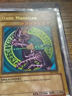 Yugioh Dark Magician SDY-006 Ultra Rare HOLO BLEED - Image 3