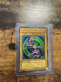 Yugioh Dark Magician SDY-006 Ultra Rare Unlim Wavy Print - Image 1