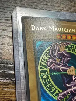 Yugioh Dark Magician SDY-006 Ultra Rare Unlim Wavy Print - Image 2