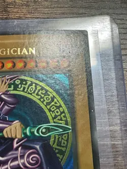 Yugioh Dark Magician SDY-006 Ultra Rare Unlim Wavy Print - Image 3