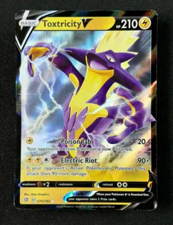 2020 TCG Pokemon #70 Toxtricity V 070/192 Holo Rebel Clash - Image 2