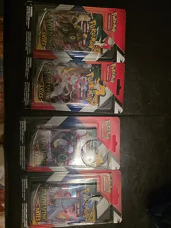 Pokemon TCG Evolving Skies Chilling Reign 4-Pack Pin Blister Art Set - Image 1