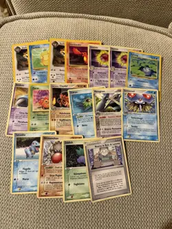 17 Italian Pokemon cards - Mixed conditions - joblot - bulk order - Image 1