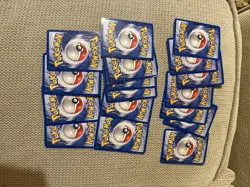 17 Italian Pokemon cards - Mixed conditions - joblot - bulk order - Image 2