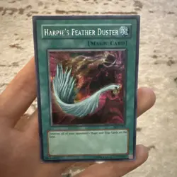 (58) Yu-Gi-Oh Harpie's Feather Duster SDD-003 Secret Rare MP/HP - Image 1