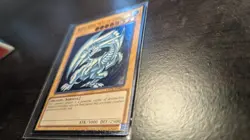 Blue-Eyes White Dragon Ultimate Rare OP28-EN001 OTS Pack 28 Unlimited Konami - Image 2