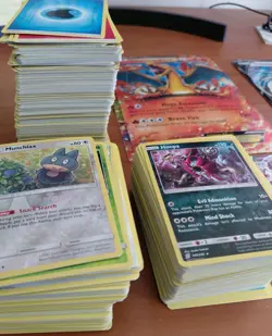 Pokemon Assorted Cards Charizard Large - Image 3