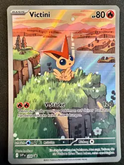 Victini 208 Holo Pokemon Karmesin & Purpur Black Star Promos SVP 2025 NM Deutsch - Image 1