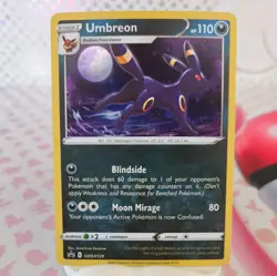 Pokemon TCG - Umbreon SWSH129 - Black Star Promo - Holo Card - Image 1