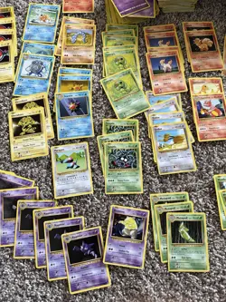 Pokemon Card Lot 500+ Cards WOTC Vintage + Modern Holos/Reverse/V/Vmax (2 Cases) 636996769739 - Image 4