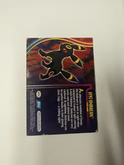 UMBREON #197 TOPPS 2001 POKEMON TRADING CARD DAMAGED - Image 2