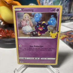 💥 Cosmog 013/025 - Pokemon 2021 TCG - CELEBRATIONS - Holo Rare - Image 1