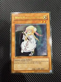 White Magician Pikeru - AST-033 - Common - Unlimited Edition x1 - Moderately Pla - Image 1