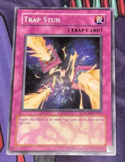 Yu-Gi-Oh! Trap Stun - RGBT-EN071 - Unlimited - Common - MP - Image 2