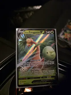 Pokemon Alolan Exeggutor v TCG Card 005/078 Pokemon Go - Image 1
