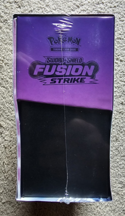 Pokemon TCG: Sword & Shield Fusion Strike Elite Trainer Box (ETB) w/protector - Image 3