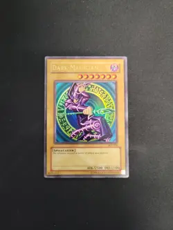 Yugioh! Dark Magician SDY-006 Ultra Rare Unlimited HP - Image 1