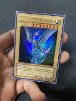 Konami Blue-Eyes White Dragon Ultra Rare YAP1-EN001 Limited Edition Yu-Gi-Oh! - Image 3
