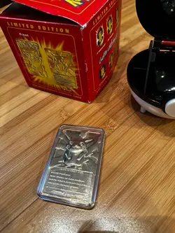 1999 Burger King Pikachu 23k Gold Plated Card w/ Box - Image 5