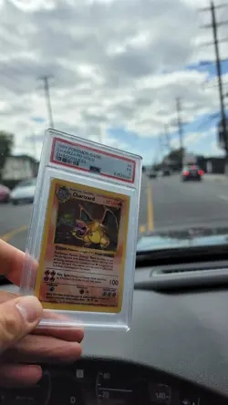 1999 POKEMON BASE SET SHADOWLESS #4 CHARIZARD-HOLO PSA 5 - Image 1