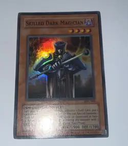 Yugioh Skilled Dark Magician MFC-065 Super Rare Unl Original Print (LP) - Image 1
