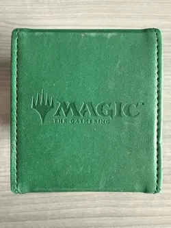 Ultra Pro MTG Deck Box Alcove Flip Box - Green - Image 1