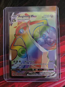 Aegislash VMAX 190/185 Hyper Rare Rainbow Holo Full Art Pokemon Vivid Voltage - Image 1