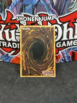 Yugioh Dark Magician YGLD-ENB02 Ultra Rare 1st Edition LP Alternate Art - Image 2