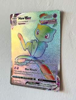 Pokemon Card, Mew VMAX, Fusion Strike, scratchy Shiny Rainbow - Image 4