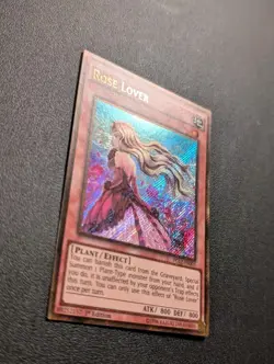 Rose Lover PGL2-EN003 Gold Secret Rare 1st Edition LP - Image 2