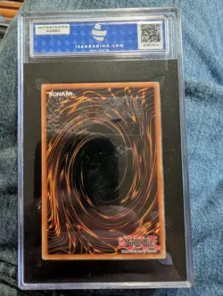2020 Yugioh Maximum Gold Dark Magician MAGO-EN002 1st Edition ISA 10 Gem Mint - Image 2