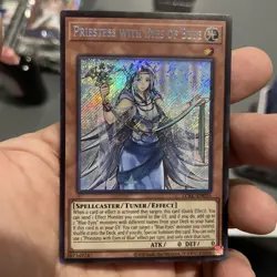 Priestess with Eyes of Blue LCKC-EN016 Secret Rare Unlimited NM! +Bonus FREESHIP - Image 1