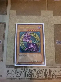 YUGIOH DARK MAGICIAN SDY-006 ULTRA UNLIMITED ED 1996 HP - Image 3